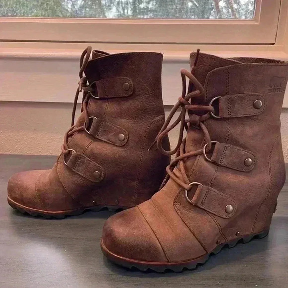 Sorel Shoes - SOREL Women’s Joan of Arc Lace Up Wedge Boots